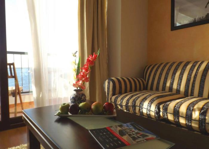 La Posada Hotel & Beach Club