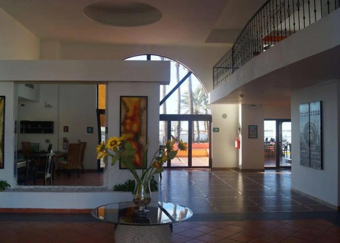 La Posada Hotel & Beach Club