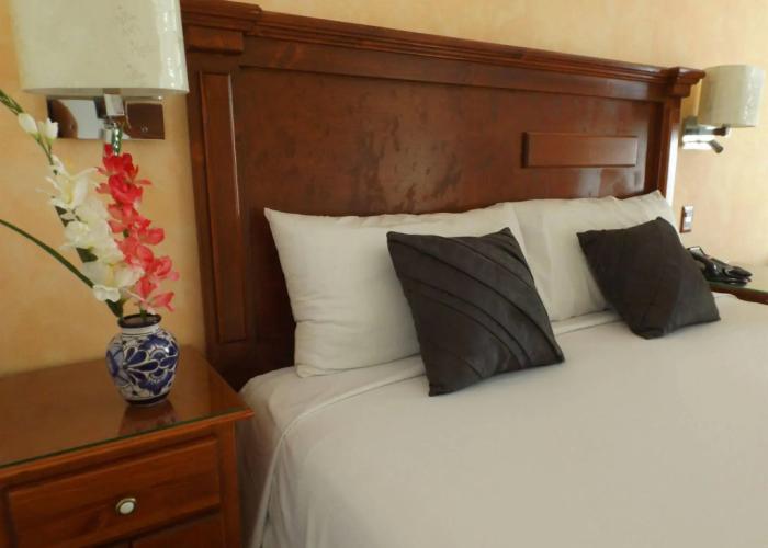 La Posada Hotel & Beach Club