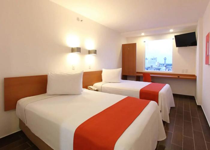 One La Paz Hotel