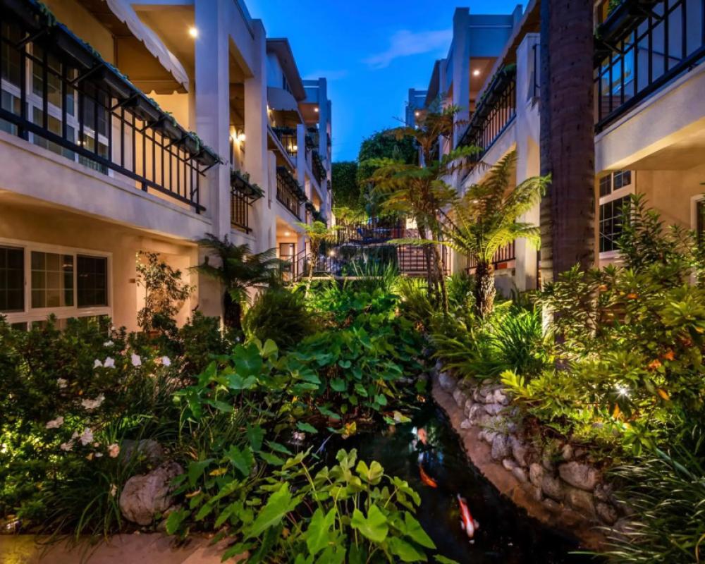 Beverly Hills Plaza Hotel & Spa