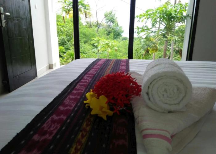 CF Komodo Hotel