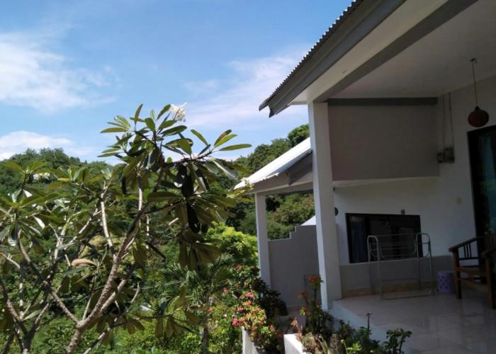CF Komodo Hotel