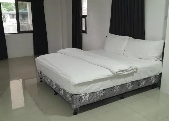White Diamond Apartment