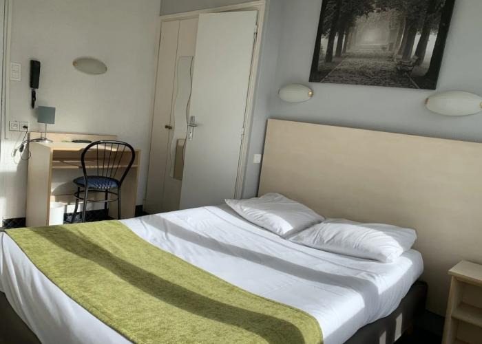 Hotel Notre- Dame de France