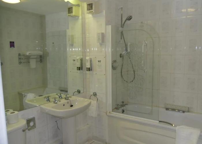 Waterfoot Hotel