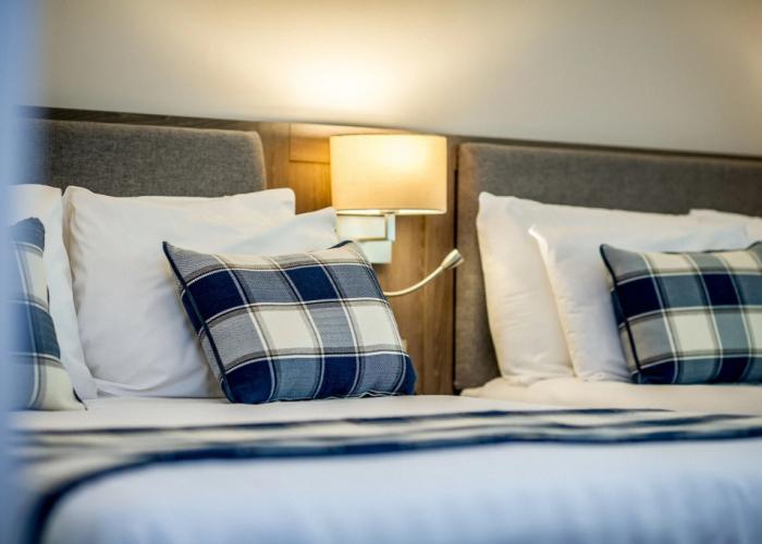 Waterfoot Hotel
