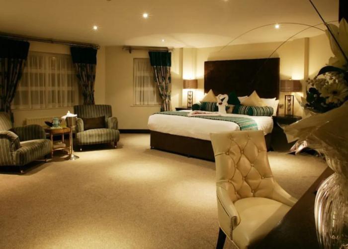 Waterfoot Hotel