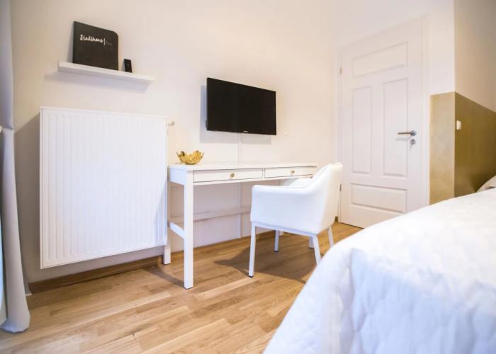 Luga Homes - Stadthaus Hotel