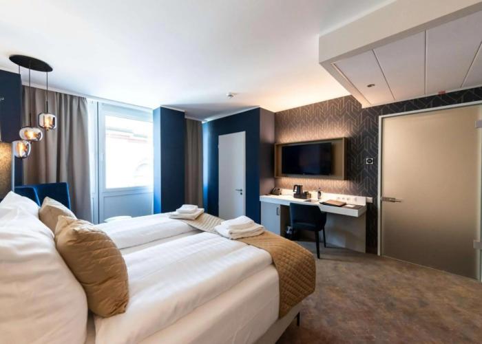 Best Western Premier Royal Blue