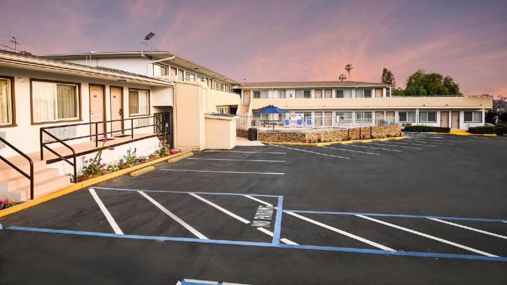 Sea Rock Inn - Long Beach