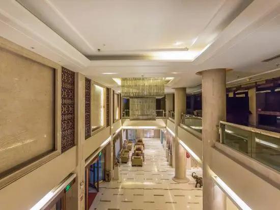 Baiyun Hotel (East Building)