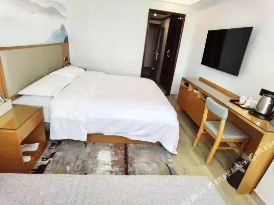 Goldenlily Hotel