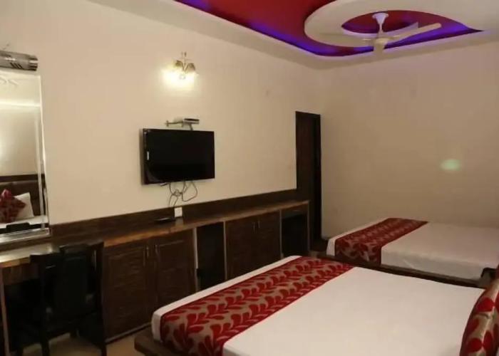 Hotel New SS Residency