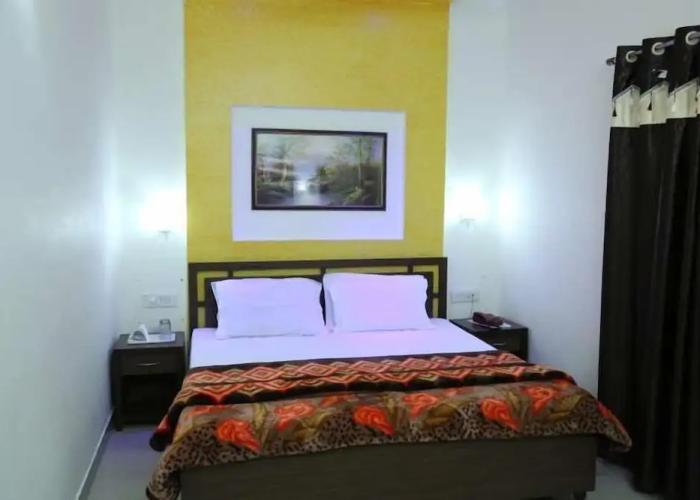 Hotel New SS Residency