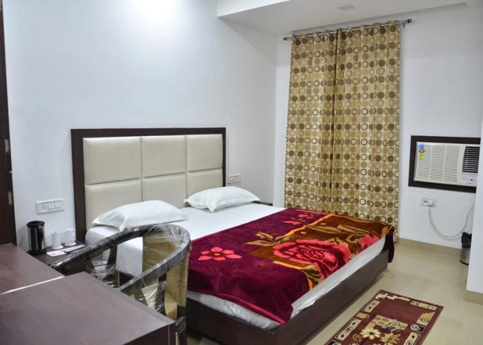 Popular Hotel