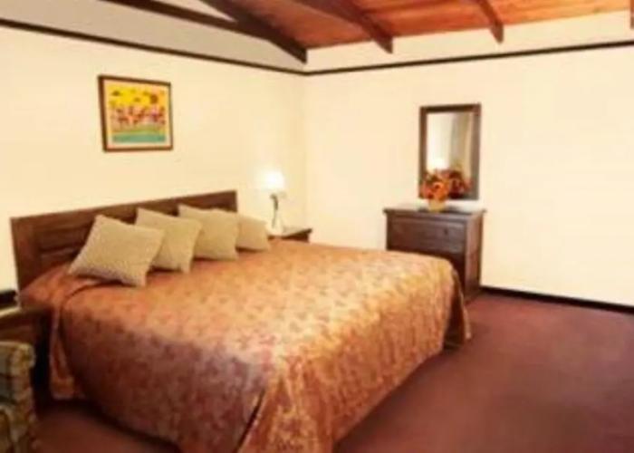 Decameron El Pueblo