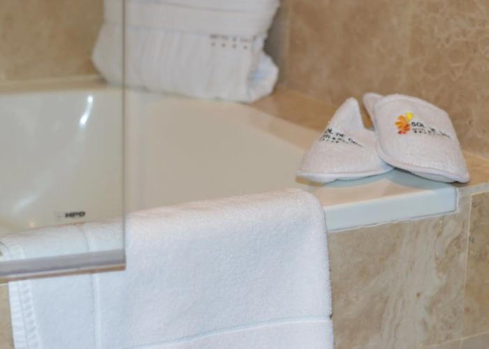 Sol de Oro Hotel & Suites