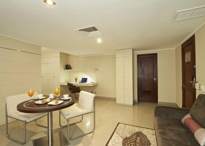 Sol de Oro Hotel & Suites