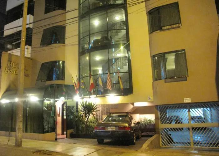 Hotel Solís Dies