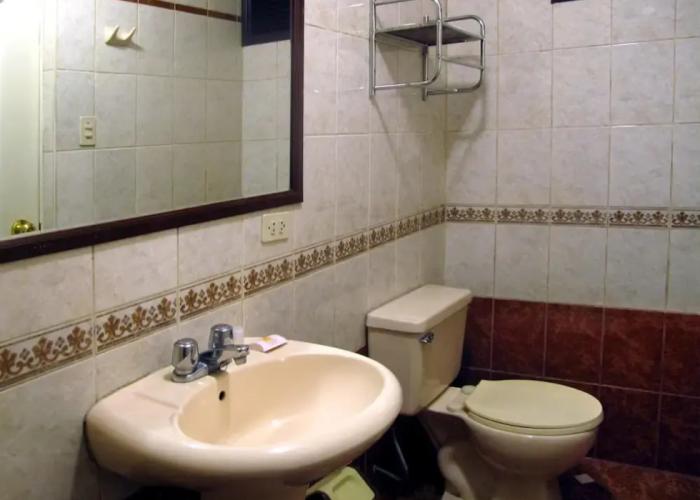 Hotel Solís Dies