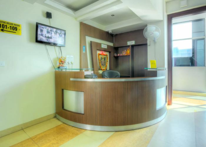 Treebo Shivam Inn Near Singapore Mall