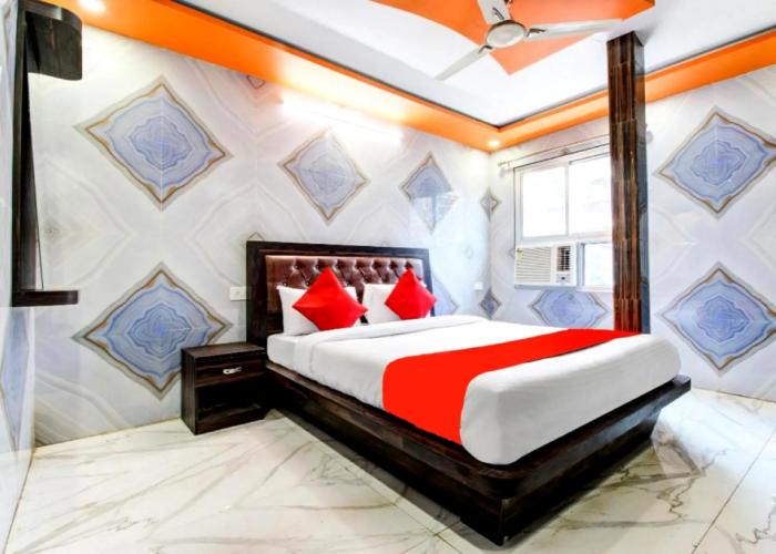 Goroomgo Krishna Palace Charbagh Lucknow