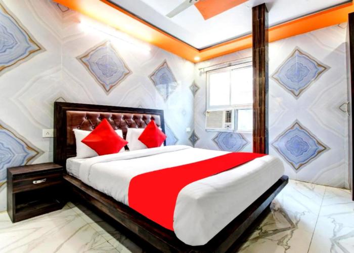 Goroomgo Krishna Palace Charbagh Lucknow