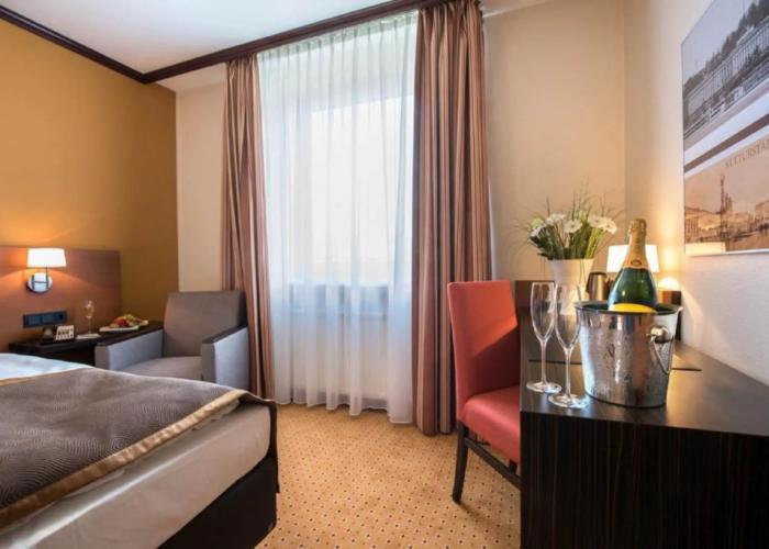 Trans World Hotel Donauwelle