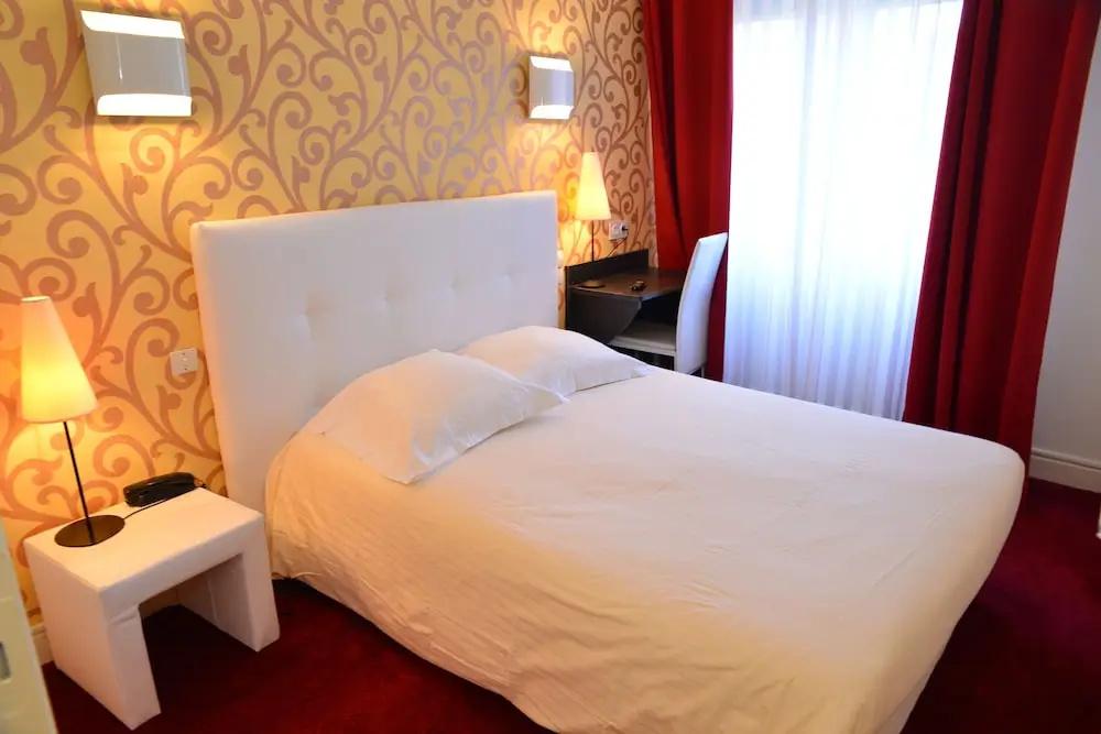 фото Square Hotel