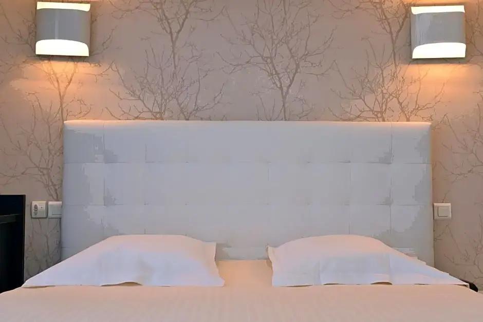 фото Square Hotel