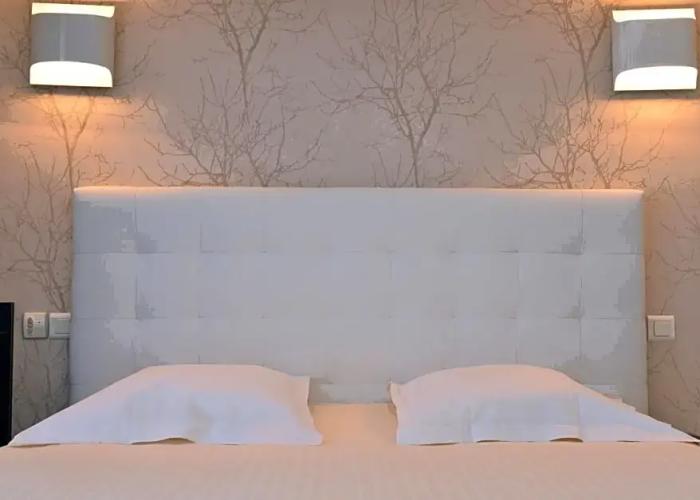 Square Hotel