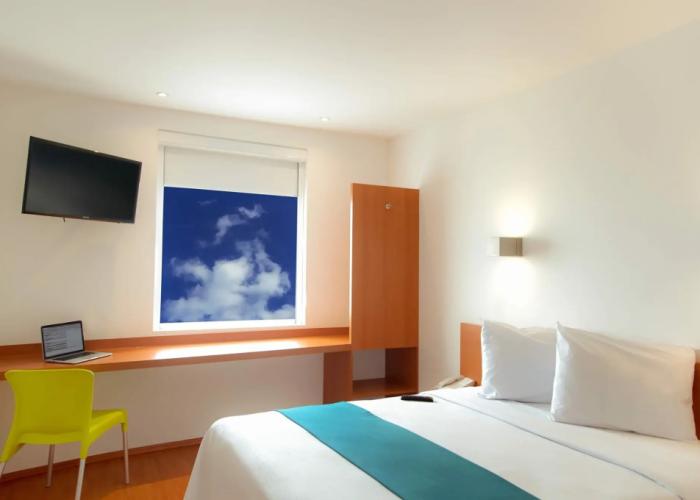 One Monclova Hotel