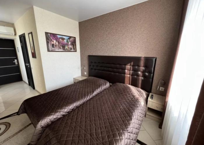 Globus-L Hotel