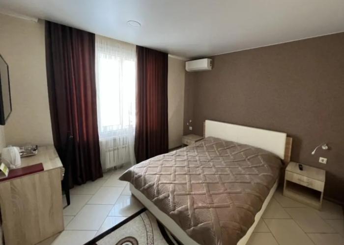 Globus-L Hotel