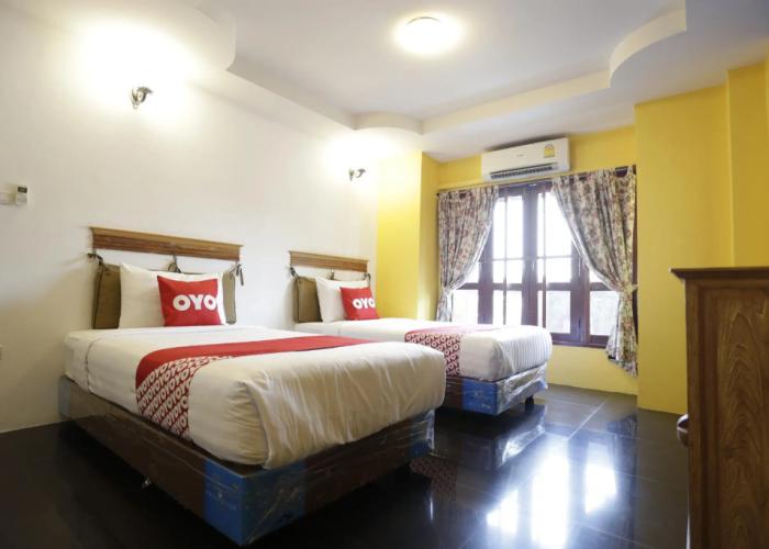 OYO 672 Yellow Tique Hotel