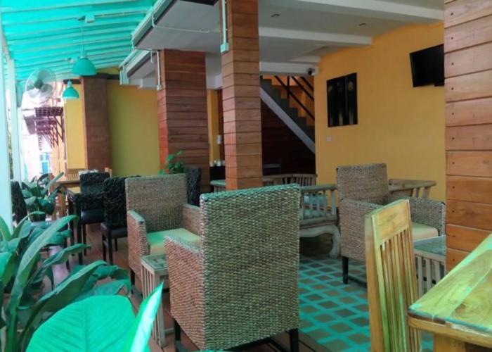 OYO 672 Yellow Tique Hotel