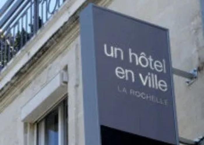 Un Hôtel en Ville
