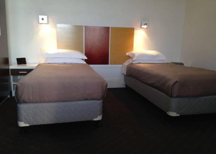Auldington Hotel