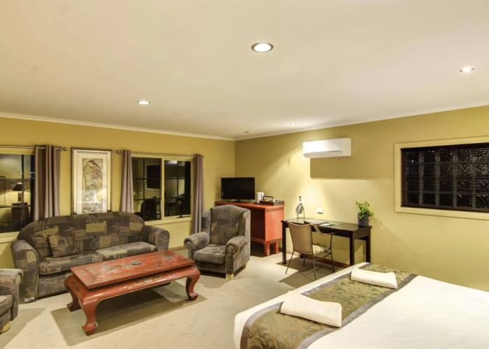 Hideaway on George