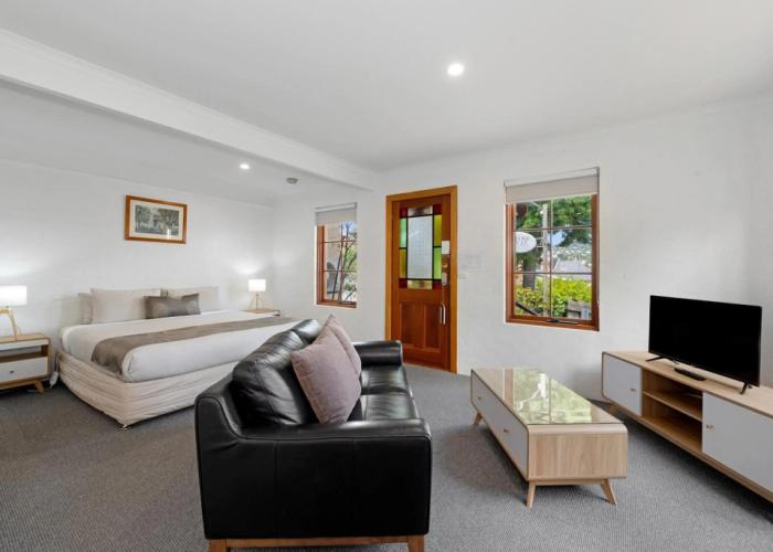 Hideaway on George
