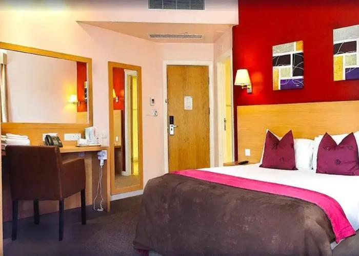 Luton Hotel