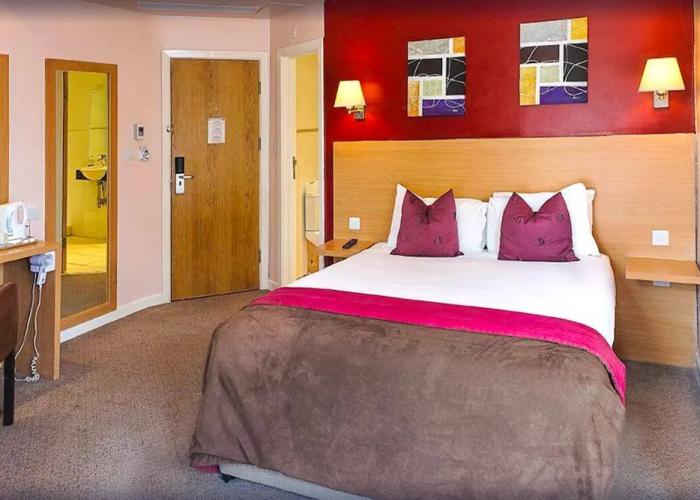 Luton Hotel