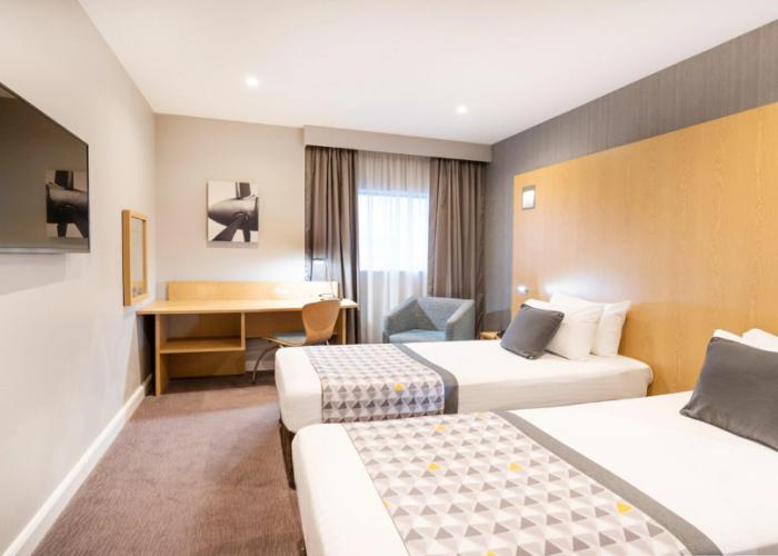 Holiday Inn London - Luton Airport by IHG