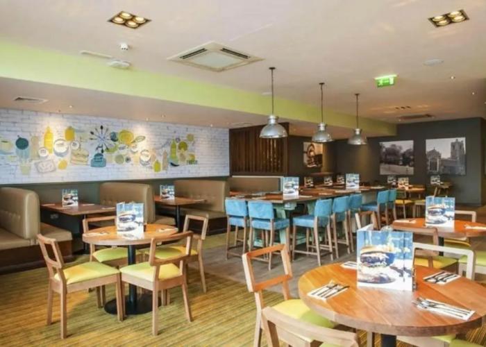 Premier Inn Luton Town Centre