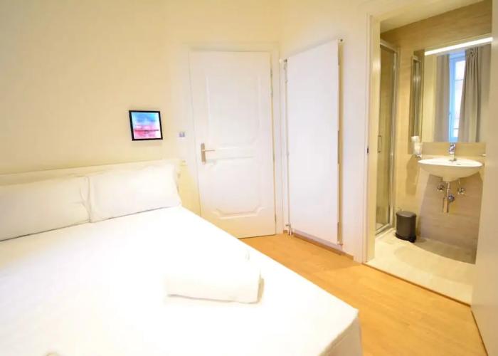 Lac Hotel