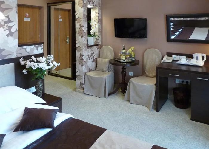 Eney Hotel