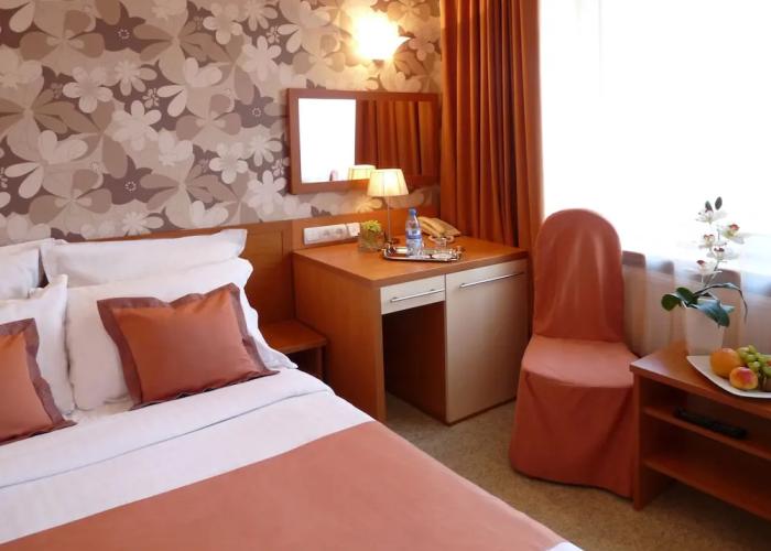Eney Hotel