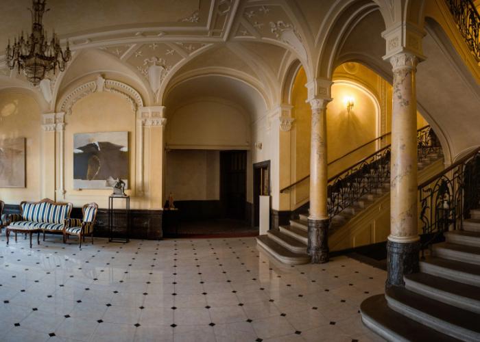 George Hotel