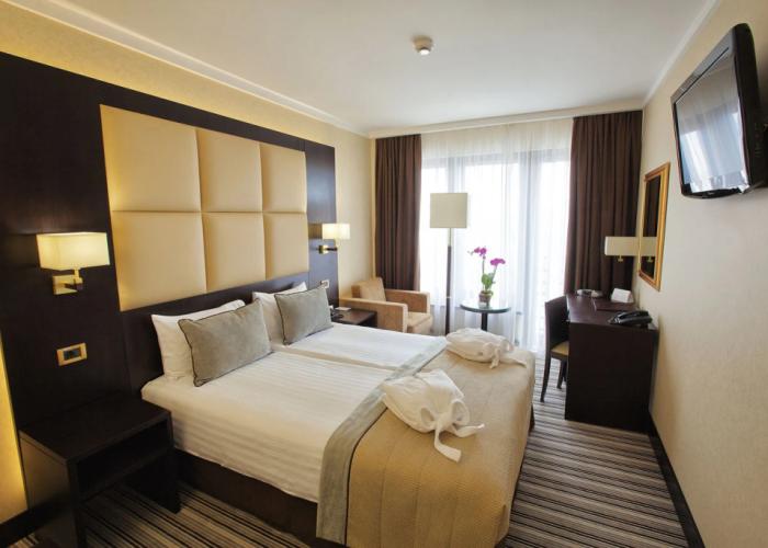 Dnister Premier Hotel